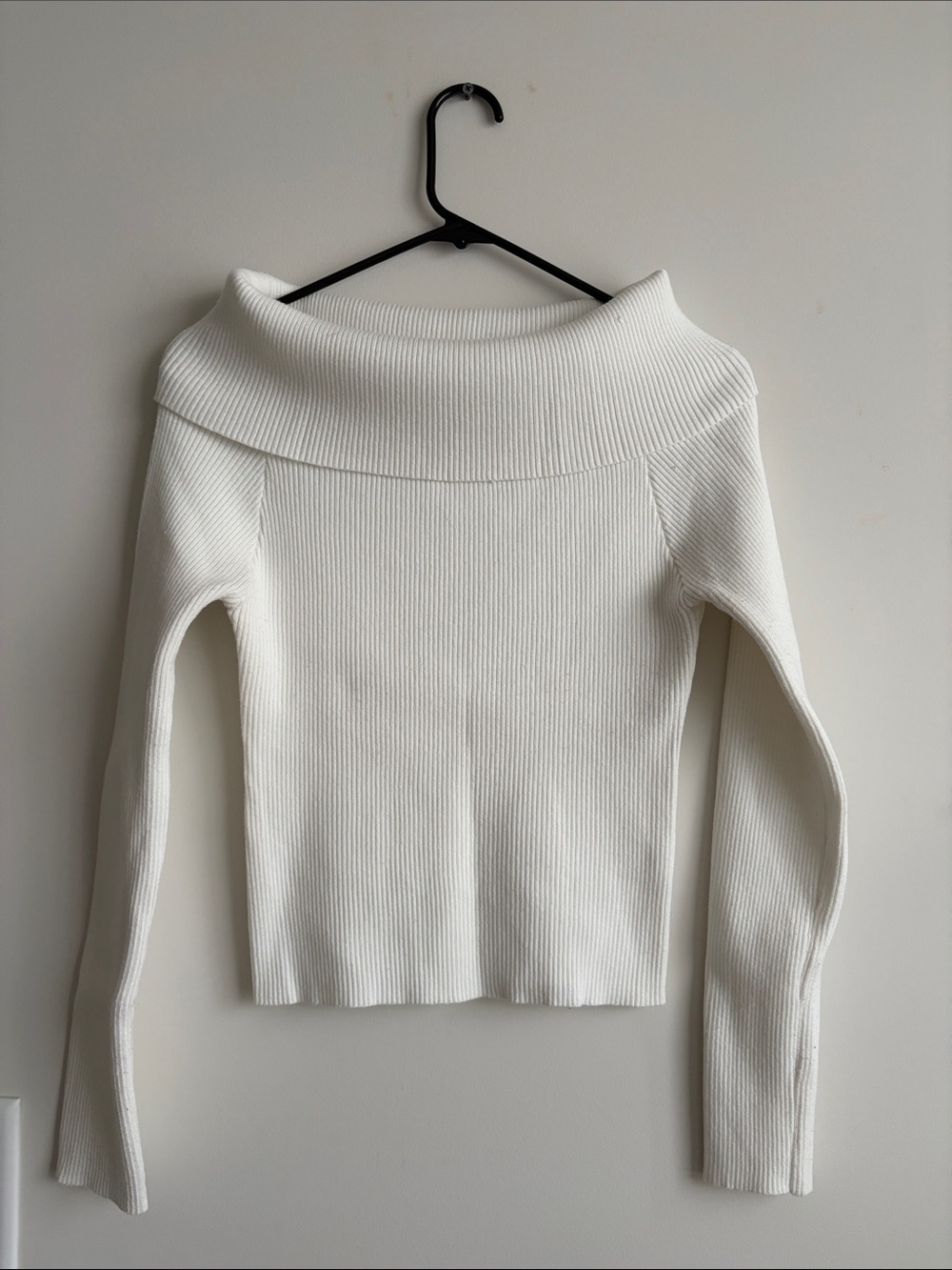 White Off-Shoulder Ribbed Women's Sweater - size M/L